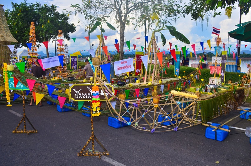 ประเพณีไหลเรือไฟ เวียงแก่น เชียงราย